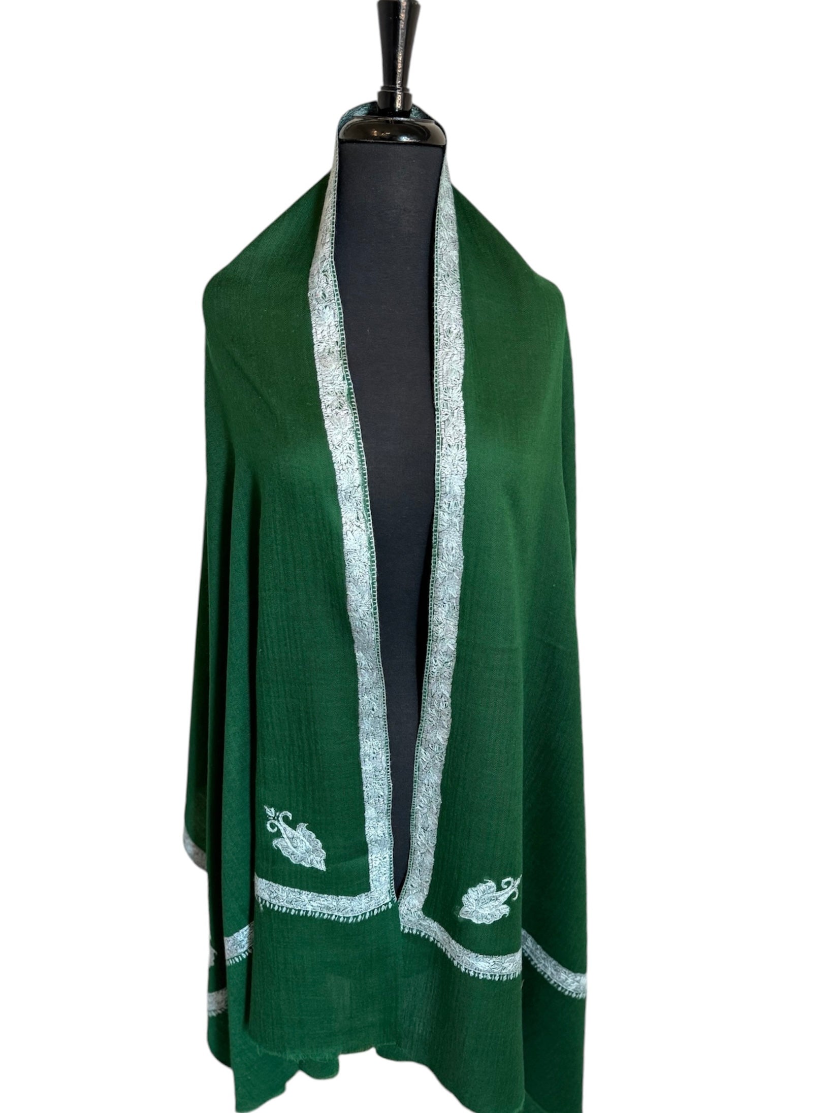 Kashmiri Woolen Stole - Sozni Haldar Design image 4
