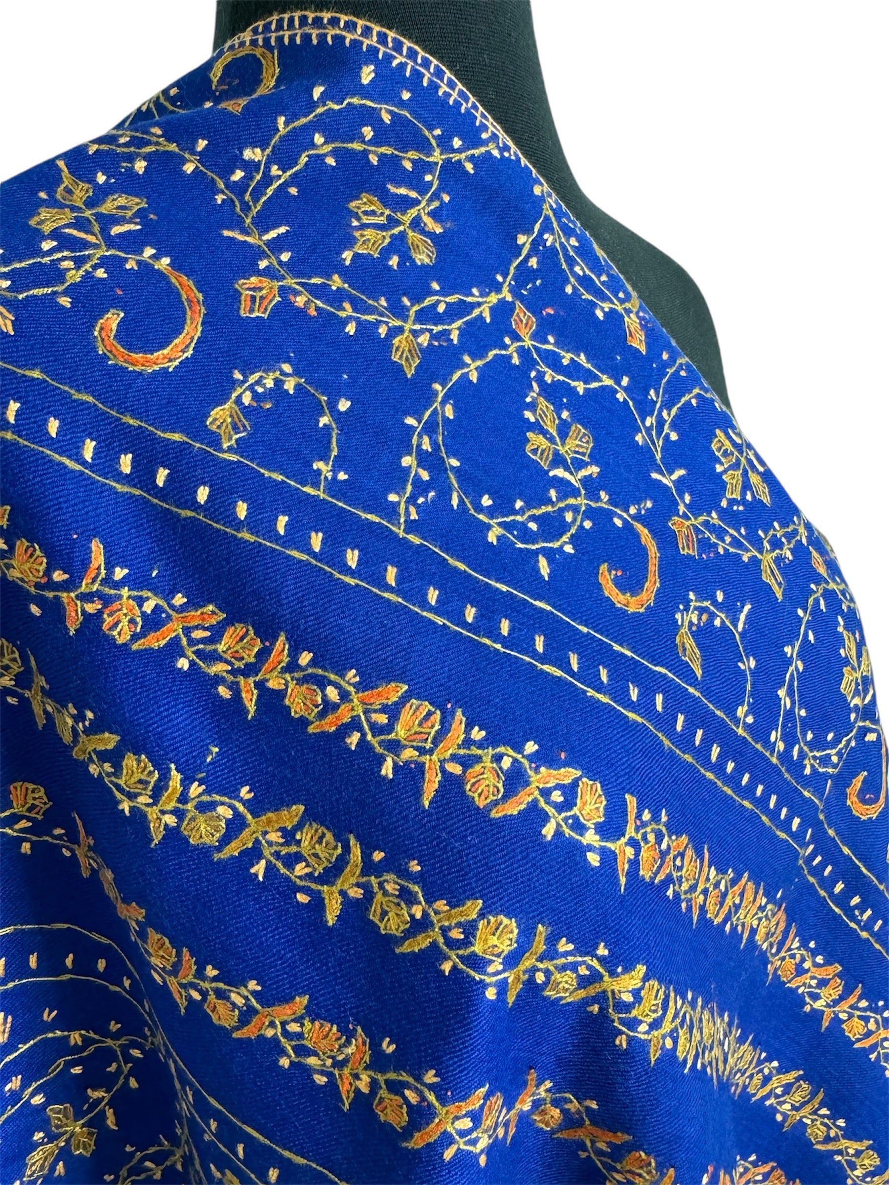 Kashmiri Woolen Stole - Sozni Jalidar Design image 2