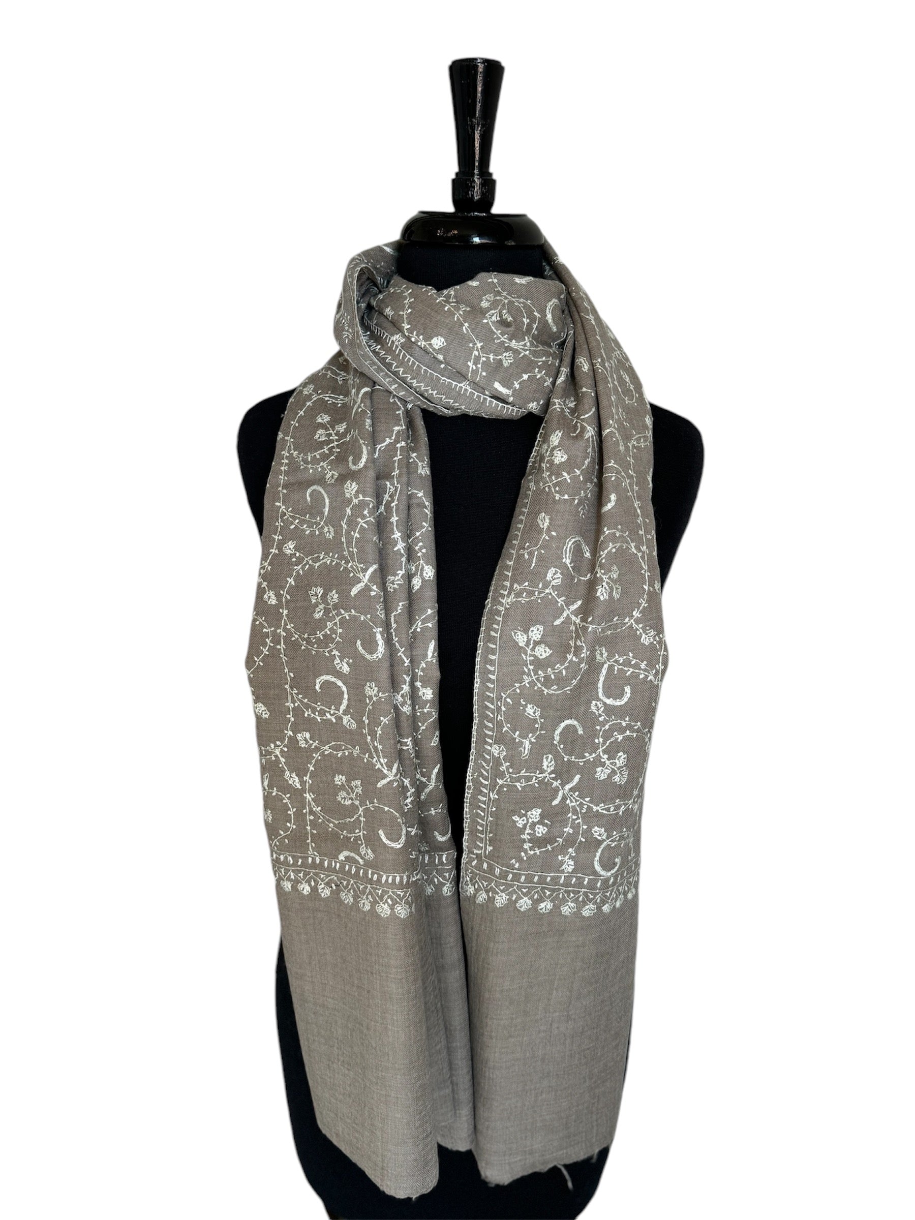 Kashmiri Feather-Light Woolen Stole - Sozni Jalidar Design image 7