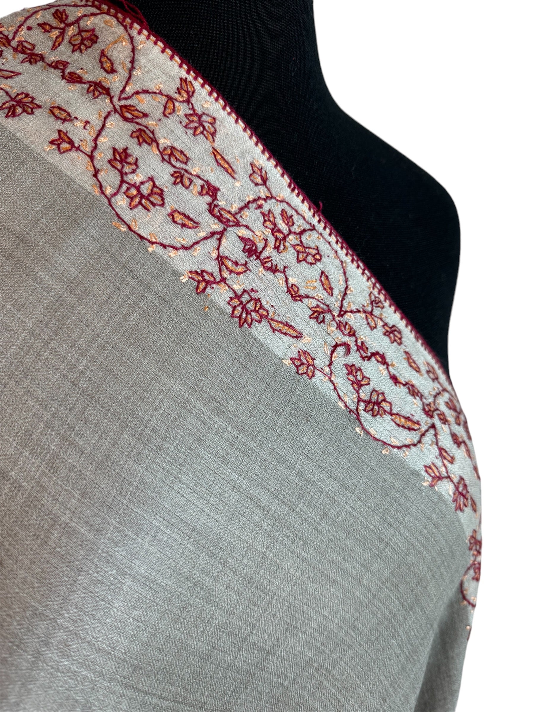 Kashmiri Feather-Light Woolen Wrap - Sozni Neemdor Design