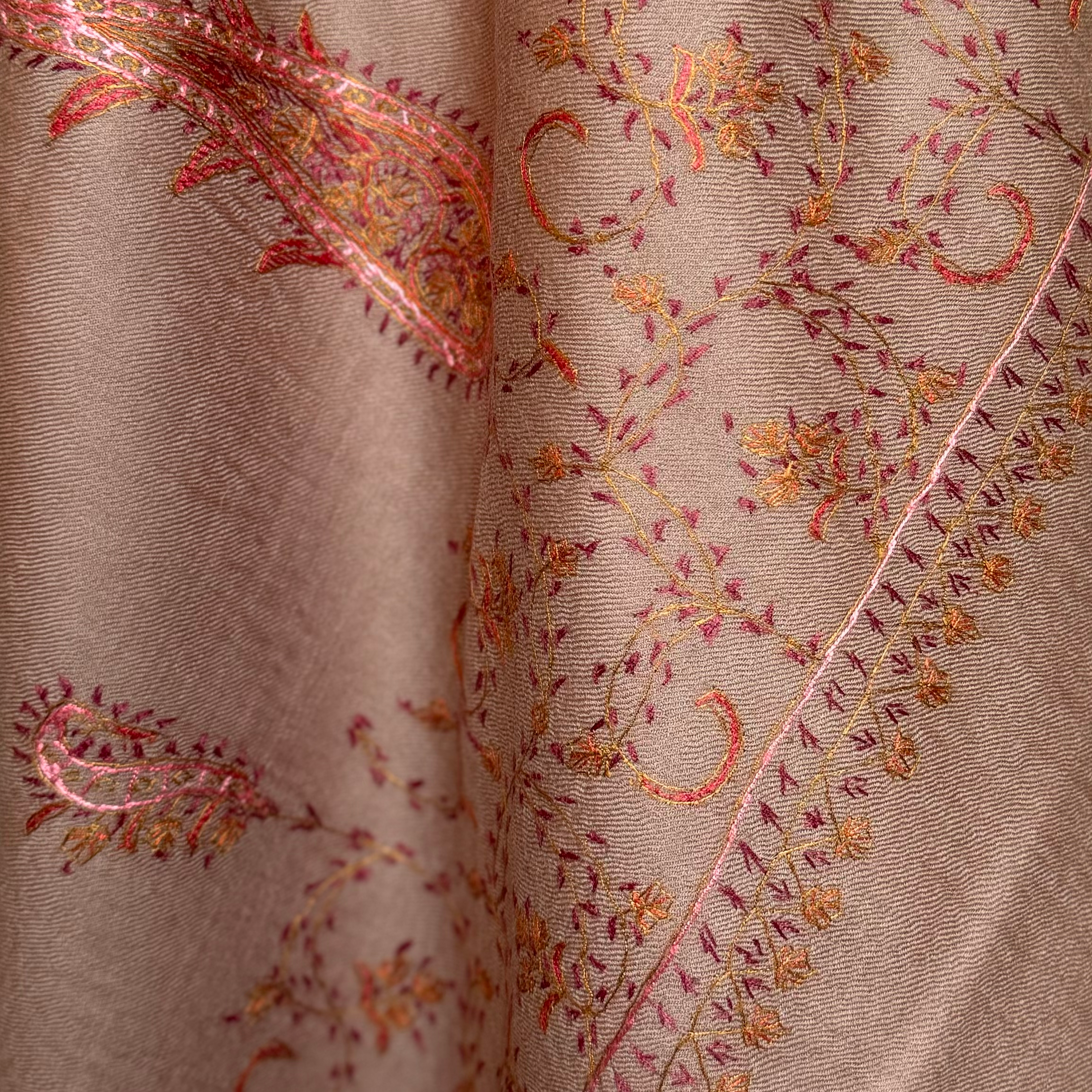 Kashmiri Woolen Stole - Sozni Paldar Design image 8