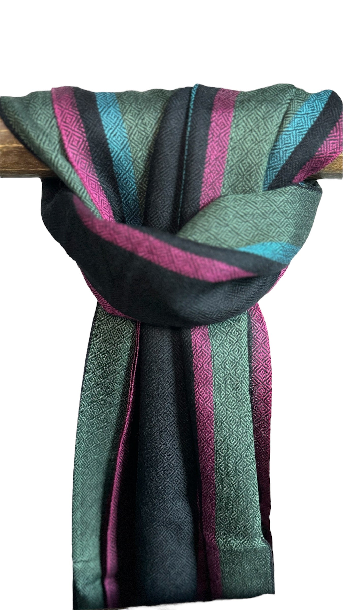 Kashmiri Feather-Light Woolen Scarf: checkered image 10