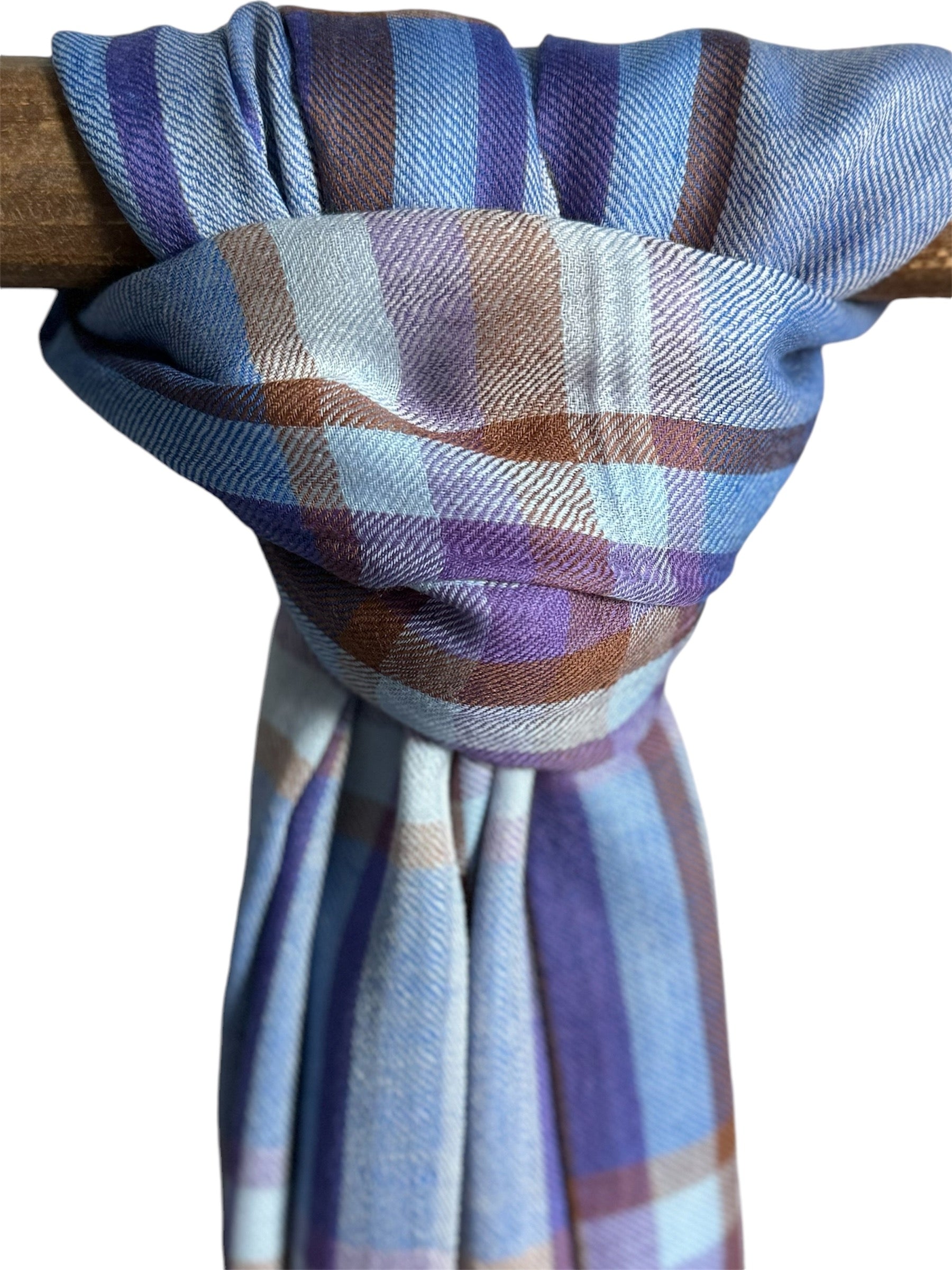 Kashmiri Feather-Light Woolen Scarf: checkered image 2